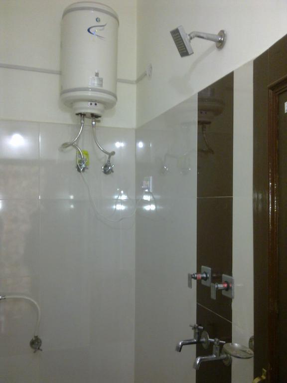 Hotel Kumar Residency Дхарамсала Стая снимка