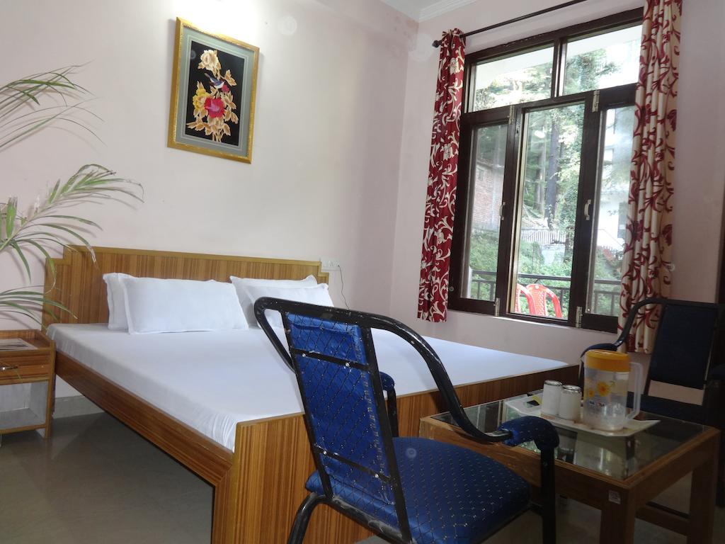 Hotel Kumar Residency Дхарамсала Екстериор снимка