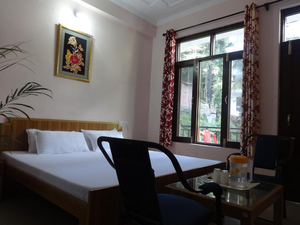 Hotel Kumar Residency Дхарамсала Екстериор снимка