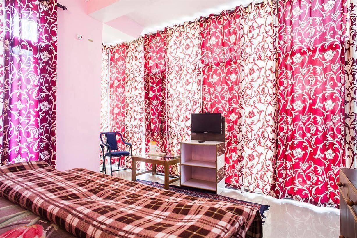 Hotel Kumar Residency Дхарамсала Екстериор снимка