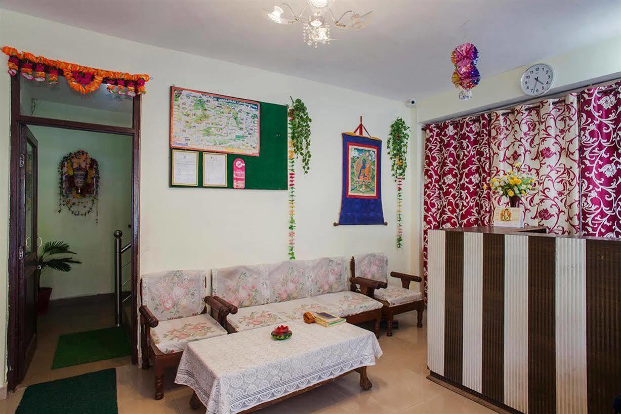 Hotel Kumar Residency Дхарамсала Екстериор снимка